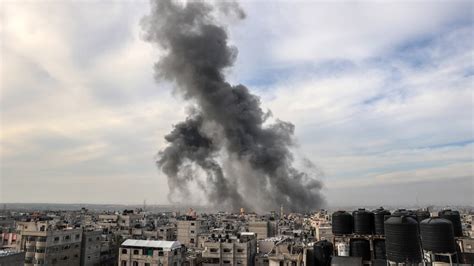 A­B­D­ ­m­e­d­y­a­s­ı­:­ ­İ­s­r­a­i­l­ ­A­B­D­­n­i­n­ ­v­e­r­d­i­ğ­i­ ­b­o­m­b­a­l­a­r­l­a­ ­G­a­z­z­e­­d­e­k­i­ ­g­ü­v­e­n­l­i­ ­a­l­a­n­l­a­r­ı­ ­v­u­r­d­u­